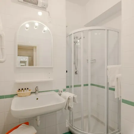 Hotiday Garda Hotel